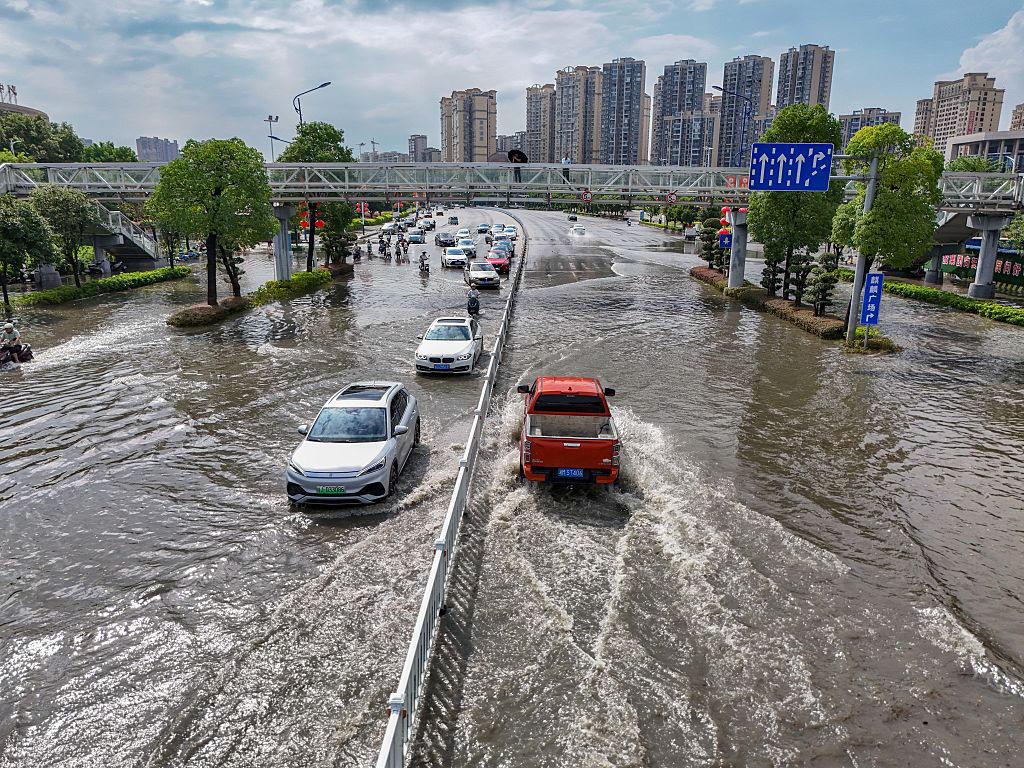 სამხრეთ ჩინეთს ტროპიკული შტორმი „პოდული“ დაატყდა თავს