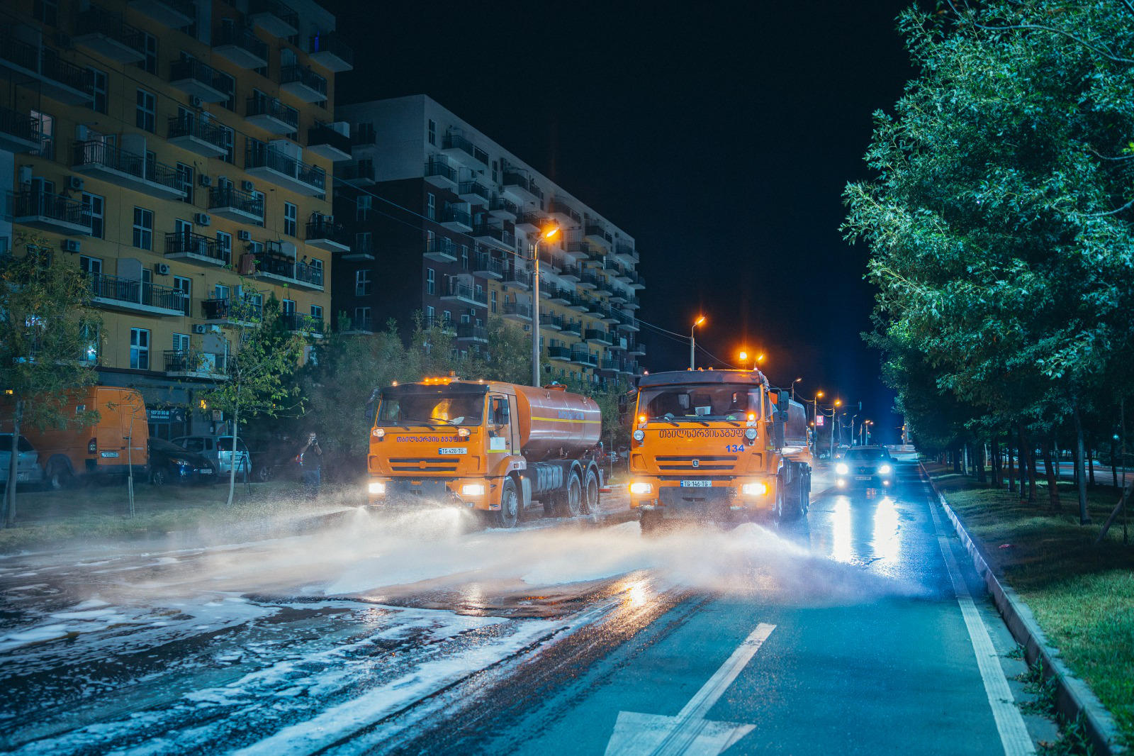 თბილისის მერია - „თბილსერვის ჯგუფი“ ქუჩების მორეცხვას ინტენსიურ რეჟიმში განაგრძობს