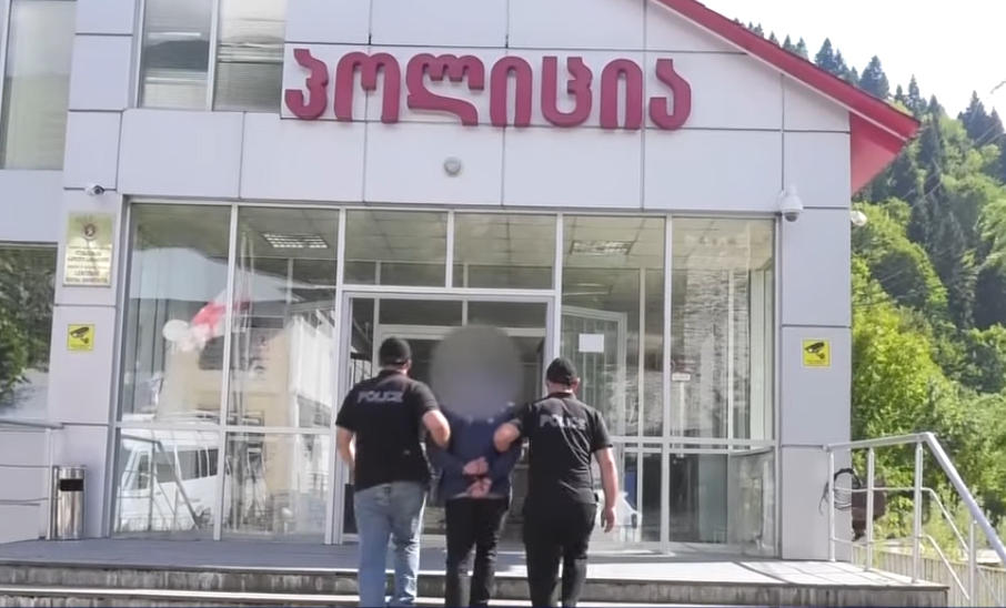 პოლიციამ ნარკოდანაშაულის ბრალდებით ერთი პირი დააკავა