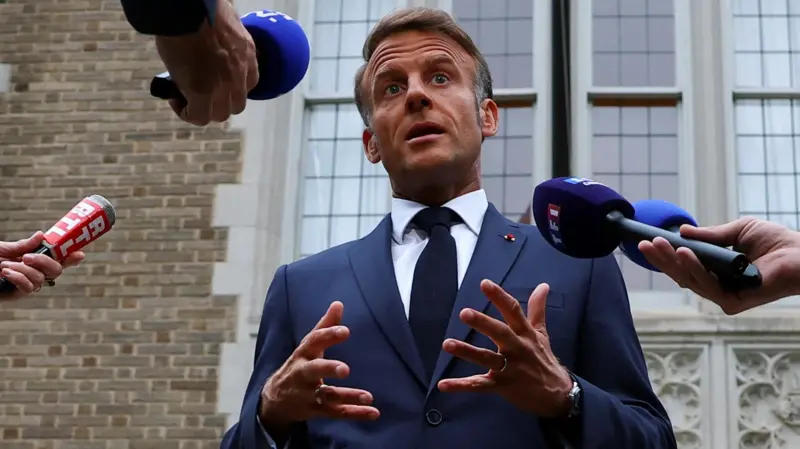 ემანუელ მაკრონი - თუ ვლადიმერ პუტინი უარს იტყვის სამშვიდობო პროცესზე, რუსეთის წინააღმდეგ სანქციები უნდა გავზარდოთ