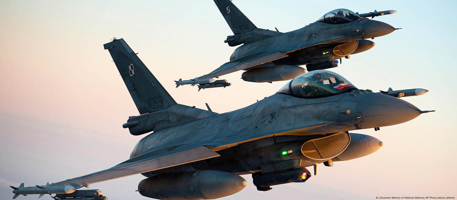 Из-за бомбардировок Украины Польша перевела воздушную оборону в готовность высокого уровня