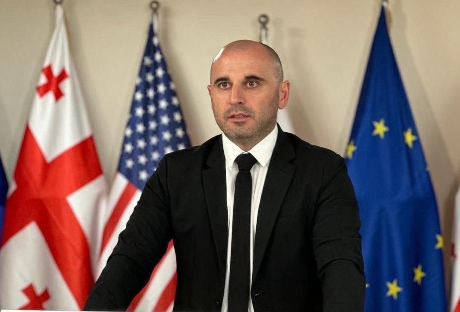 ლევან ხაბეიშვილი - ანრი ოხანაშვილმა ბევრ რამეში მოიკოჭლა და მოისროლეს - ივანიშვილის გუნდი აღარ არსებობს, არანაირი ძლევამოსილება, არაფერზე არ დგას ივანიშვილი, შეგვიძლია, ეს ხალხი მალე გავისტუმროთ - მშვიდობიანი დამხობა რეჟიმს