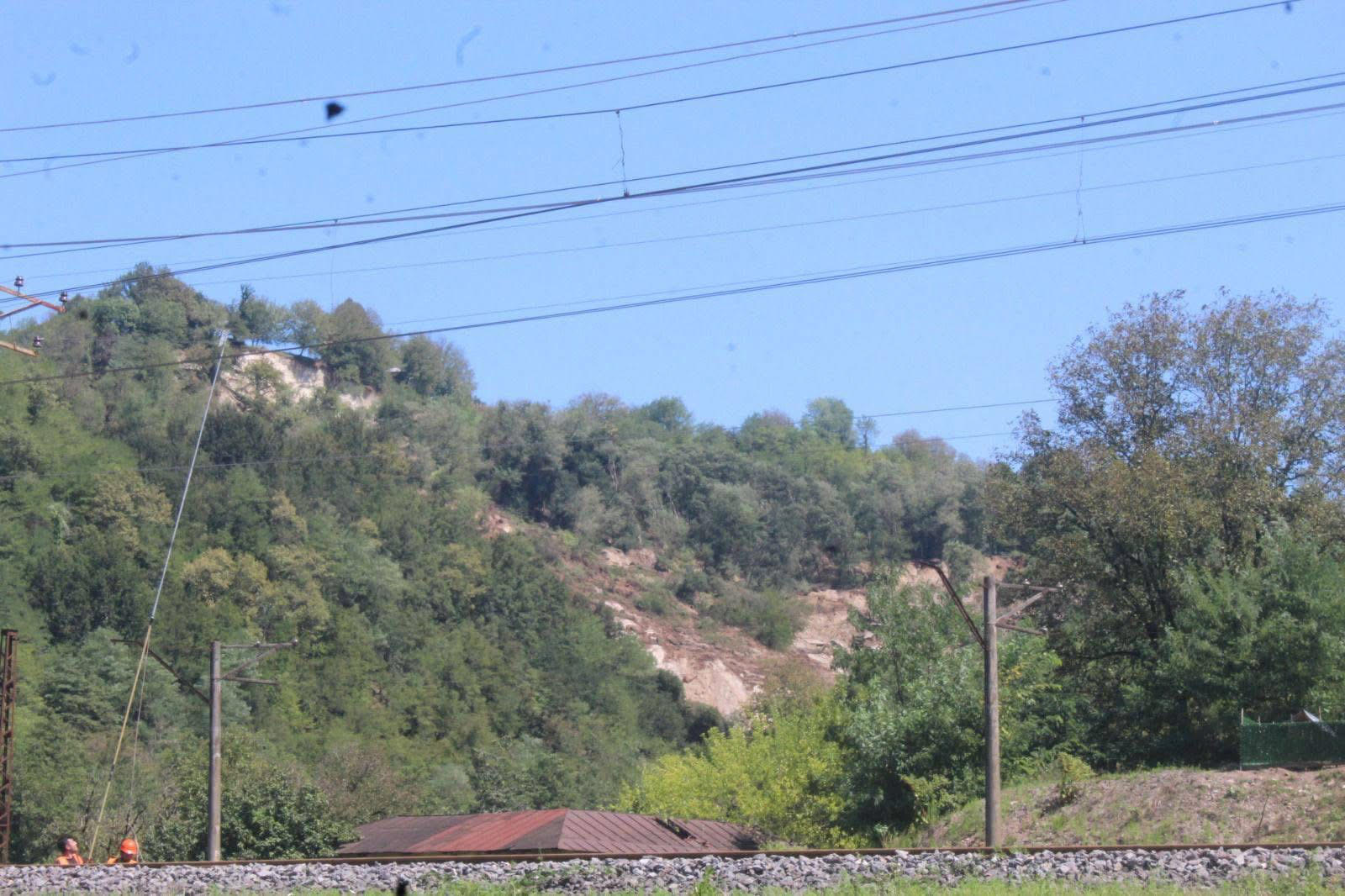 ხარაგაულის მერია - კონტროლდება მდინარე ყარნებას კალაპოტში დაგუბებული წყლის გამტარობა და მეწყრული პროცესების დინამიკა - ვითარება სრულად ექვემდებარება კონტროლს და მოსახლეობას საფრთხე არ ემუქრება