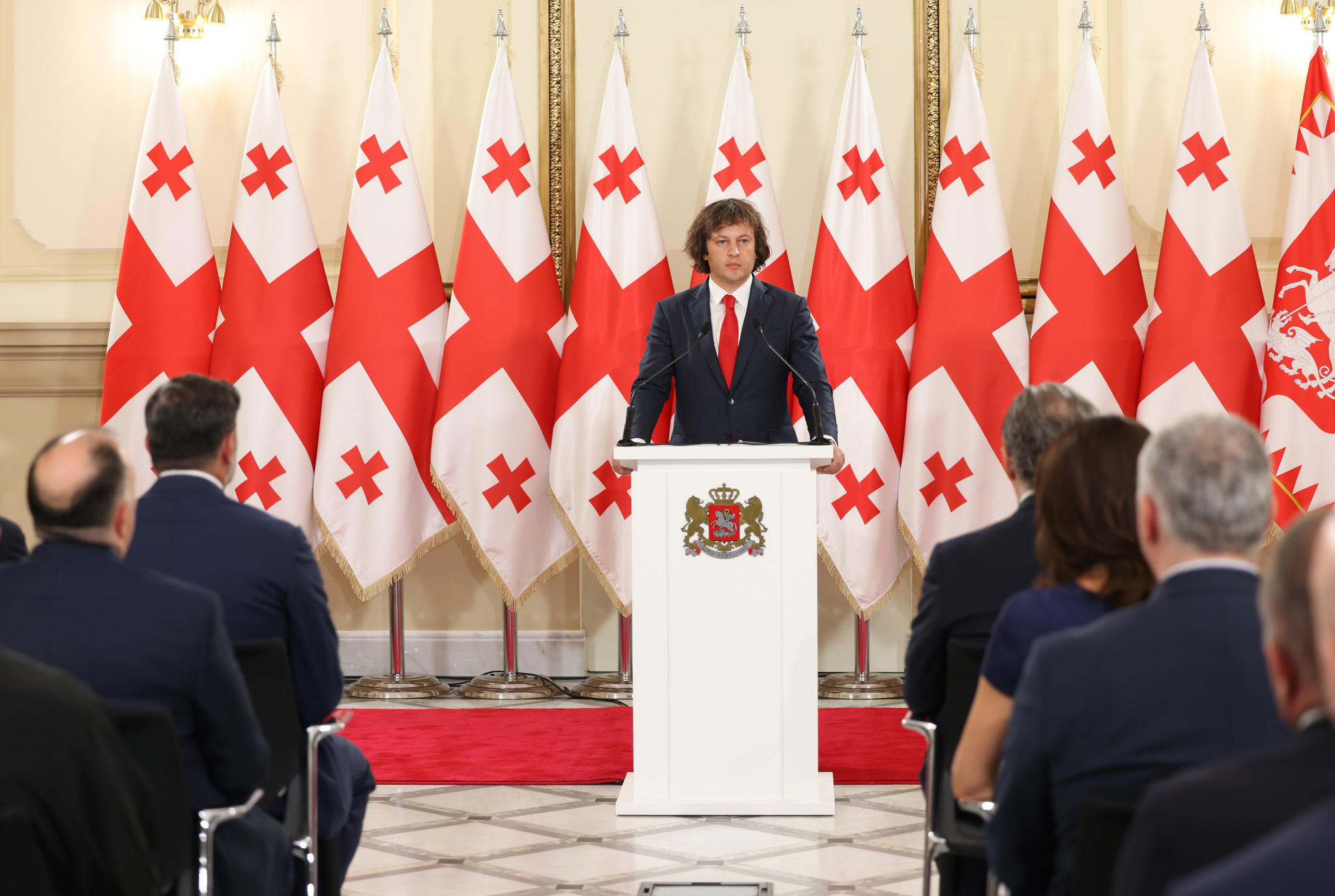 პრემიერი - ჩვენი ოპონენტები, მათ შორის, უცხოელი ოპონენტები ცდილობდნენ საკუთარ თავზე მოერგოთ საქართველოს ძირითადი კანონი - ჩვენ მოვახერხეთ ეროვნული ინტერესების დაცვა და არავის მივეცით შვიდი წლის განმავლობაში კონსტიტუციის შეურაცხყოფის საშუალება