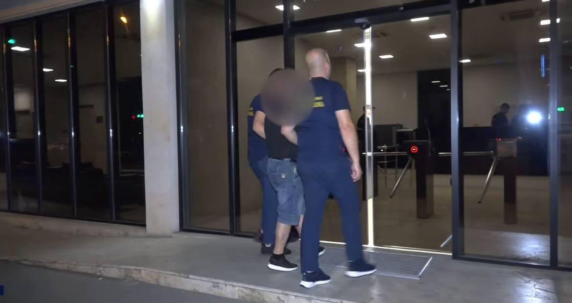 შსს -  გენერალურმა ინსპექციამ ნარკოდანაშაულის ბრალდებით ერთი პირი დააკავა - დაცვის პოლიციის ინსპექტორმა უკანონოდ შეიძინა და ინახავდა "მეთადონის" შემცველ ნარკოტიკულ საშუალებას