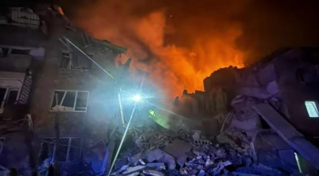 კიევში რუსული ძალების თავდასხმის შედეგად 4 ადამიანი, მათ შორის ორი ბავშვი დაიღუპა