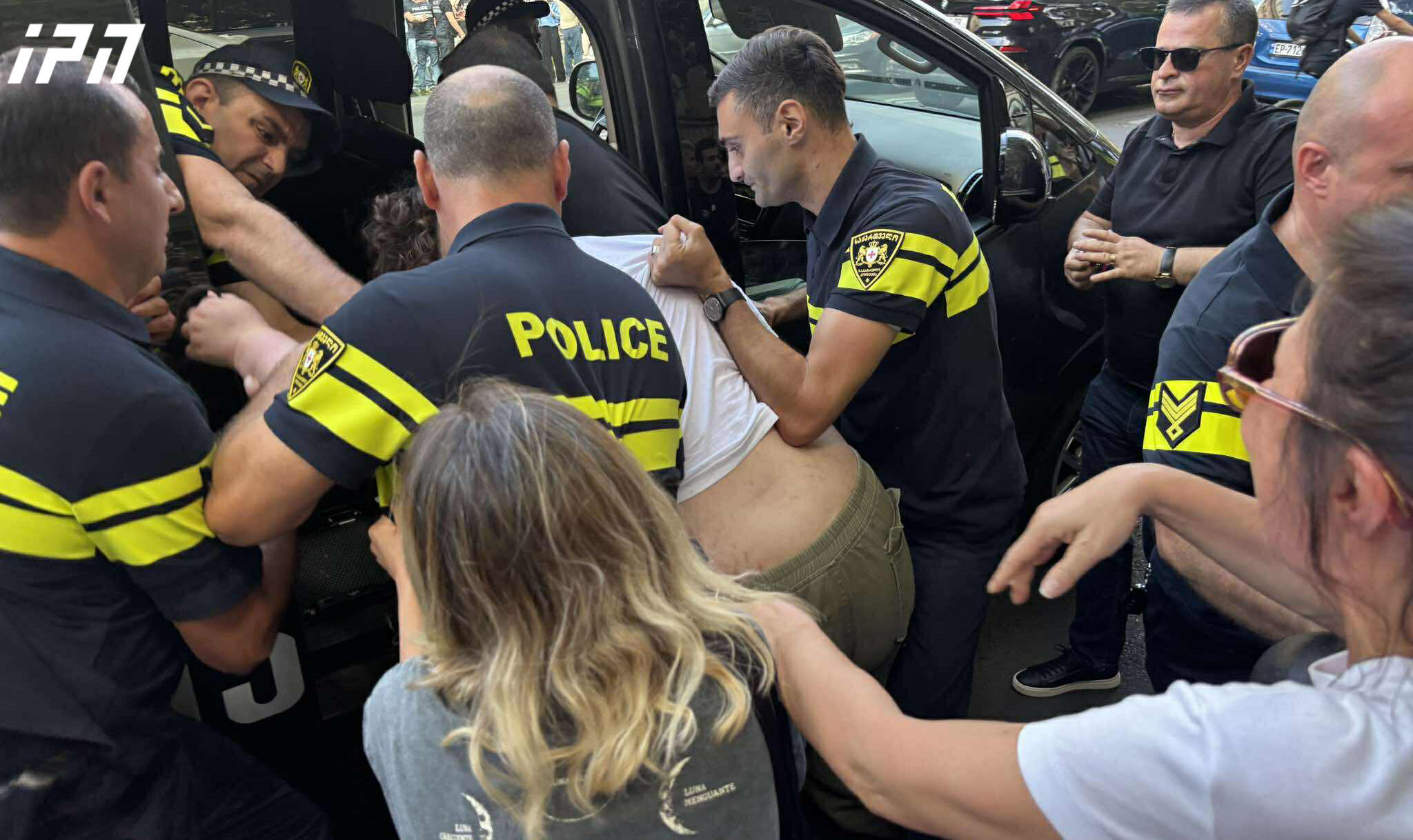 რუსთაველის გამზირზე მიმდინარე საპროტესტო აქციაზე დაკავებულთა რაოდენობა 20-მდე გაიზარდა