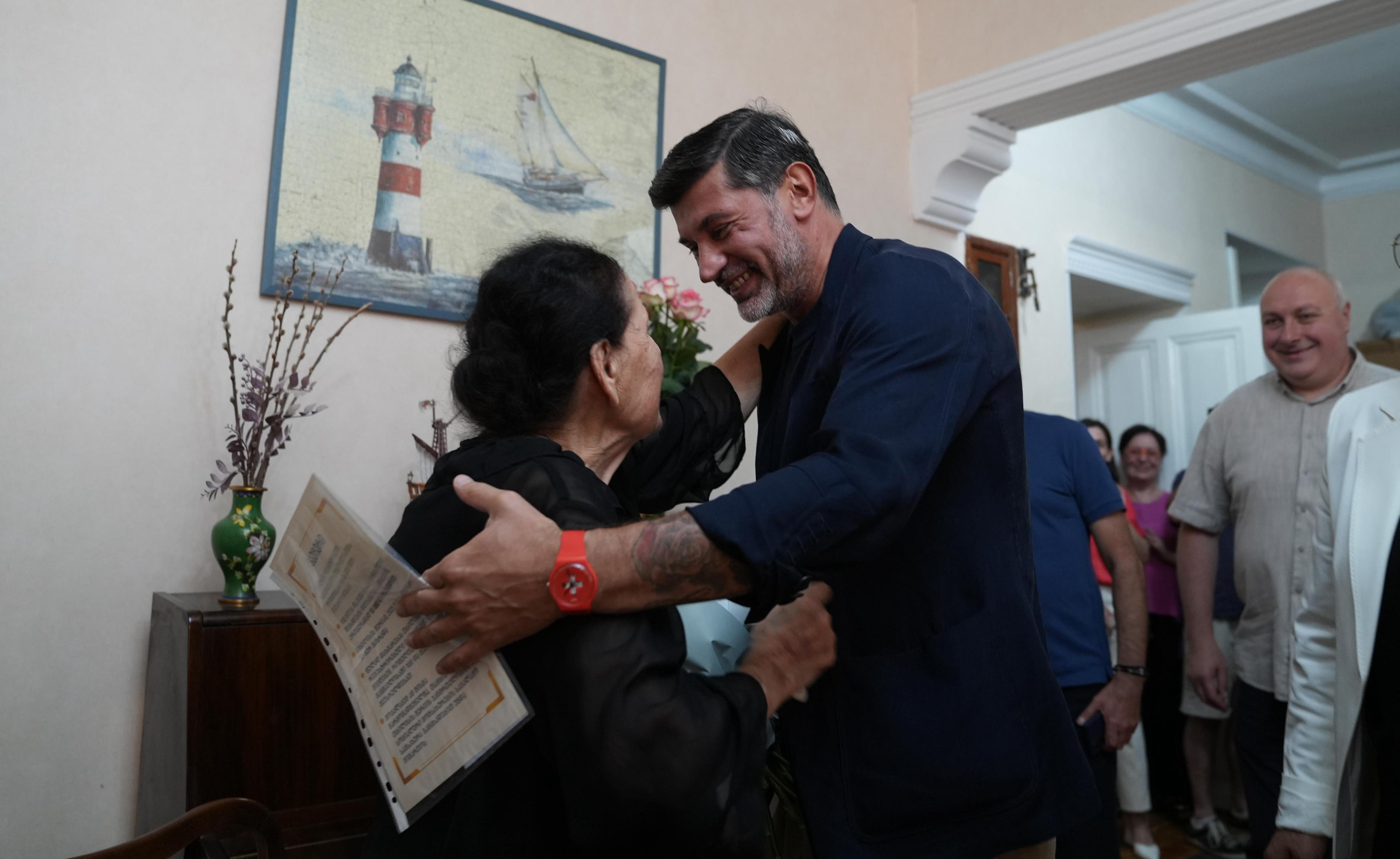 კახა კალაძემ ნათელა ვაშაკიძეს 100 წლის იუბილე მიულოცა