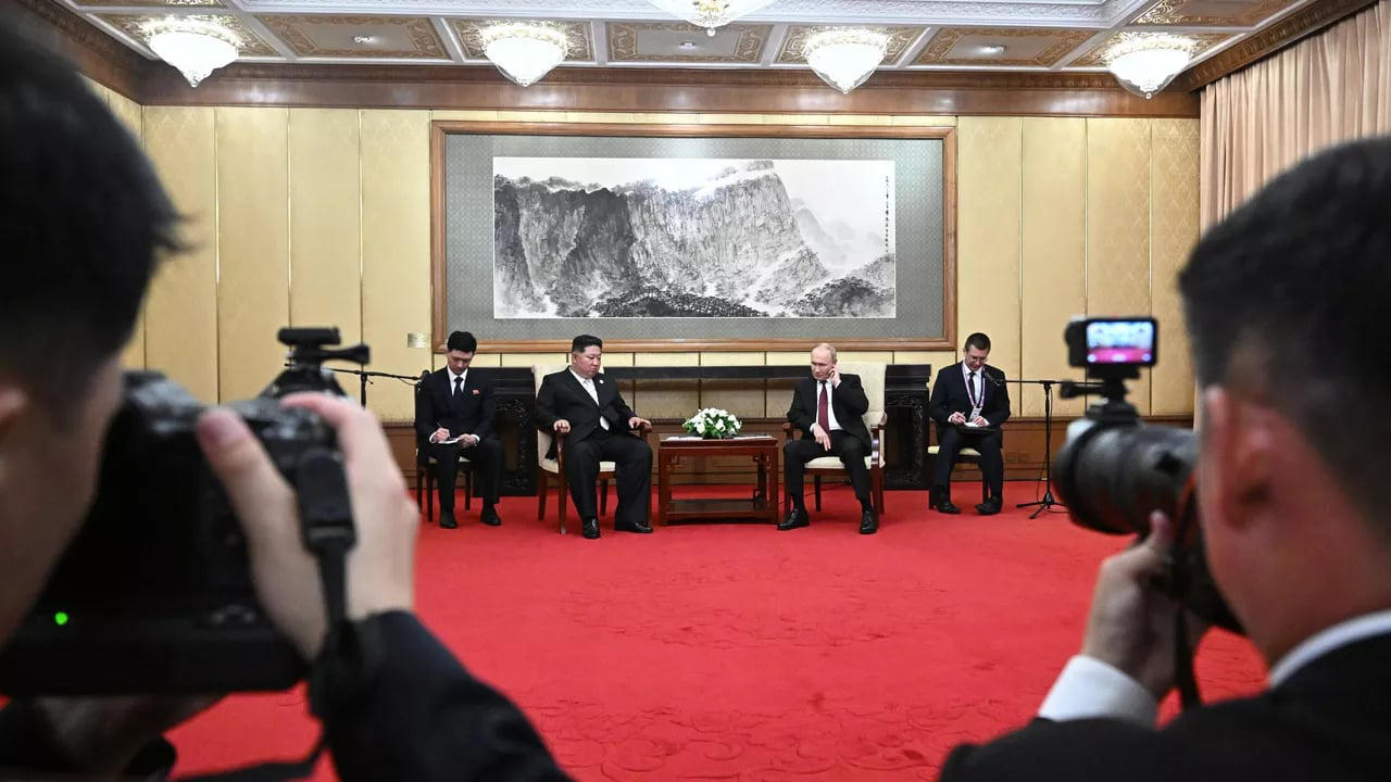 ვლადიმერ პუტინი კიმ ჩენ ინს - ჩვენი ქვეყნები ნაციზმის, ფაშიზმისა და მილიტარიზმის წინააღმდეგ საერთო ბრძოლაში მონაწილეობდნენ