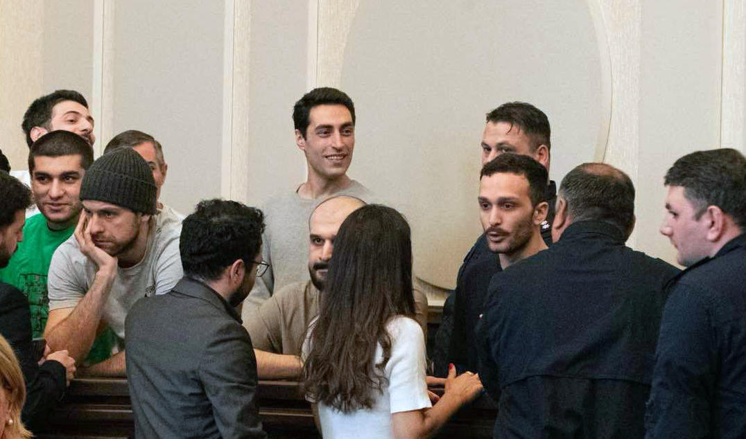 ვალერი თეთრაშვილი - პროკურორებმა მინდა იცოდეთ, ძალიან დიდ ძალისხმევას ვხარჯავ, რომ თან გიყუროთ და თან სიმშვიდე შევინარჩუნო - ჩვენ ისევ შევხვდებით ერთმანეთს, ისევ სასამართლოს დარბაზში, ოღონდ ადგილებს გავცვლით