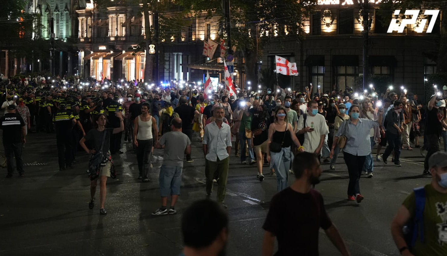 აქციის მონაწილეებმა მელიქიშვილის გამზირიდან პარლამენტთან მიმდინარე აქციაზე გადაინაცვლეს