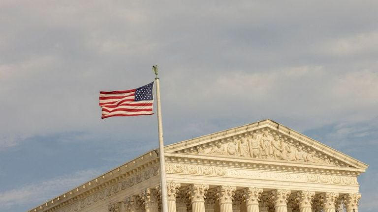 აშშ-ის უზენაესმა სასამართლომ სამხრეთ კალიფორნიაში საიმიგრაციო რეიდების გაგრძელებას მხარი დაუჭირა