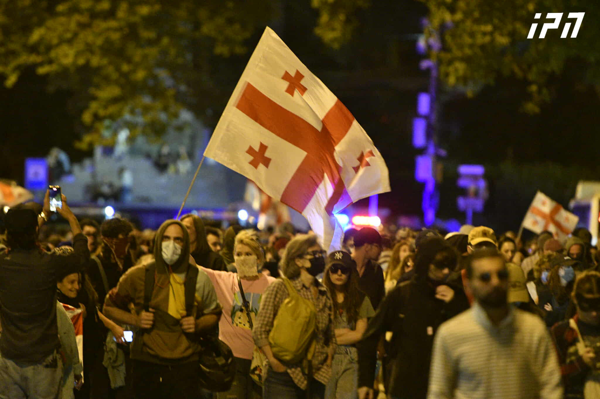 აქციის მონაწილეებმა მელიქიშვილის გამზირიდან პარლამენტთან გადაინაცვლეს