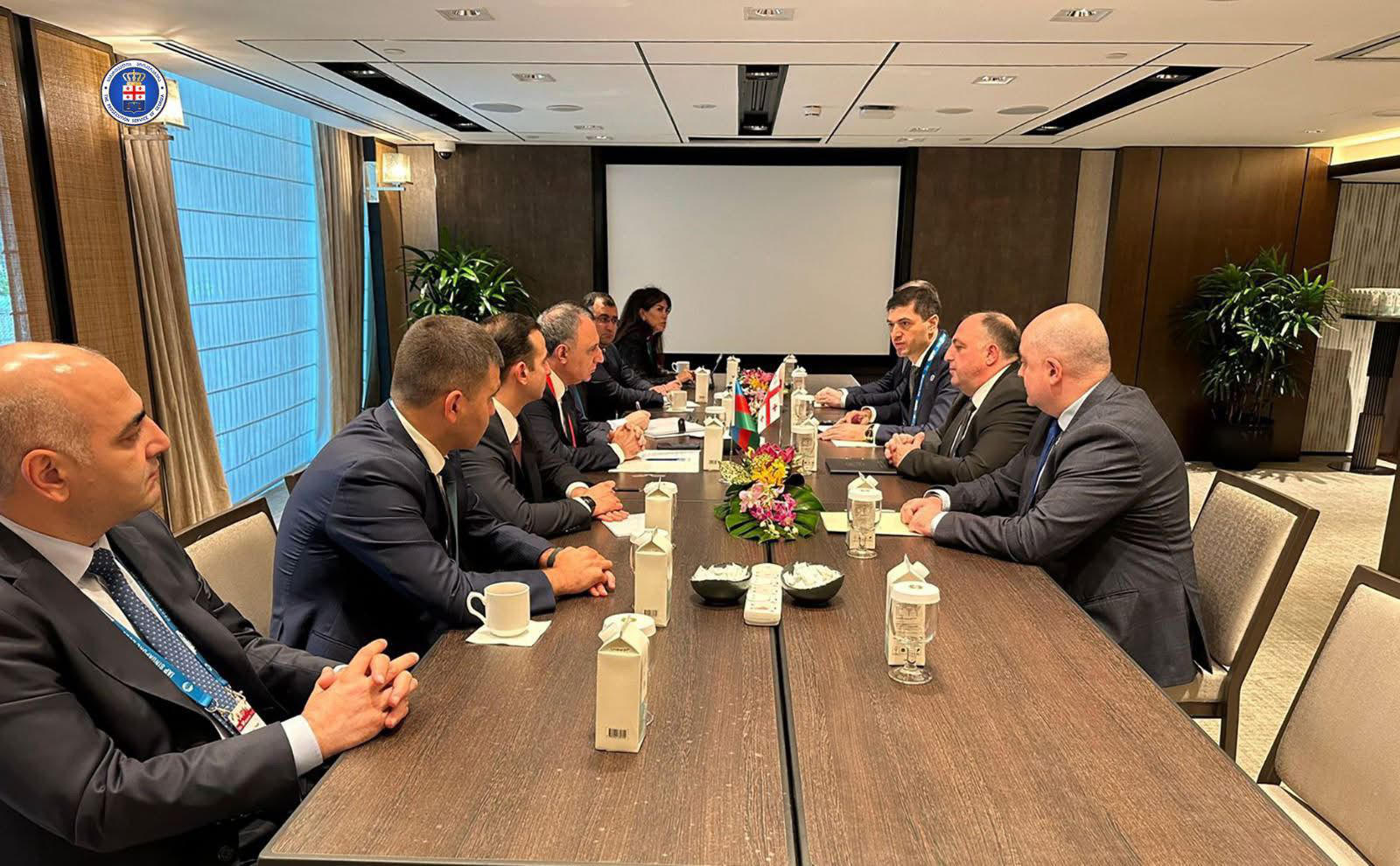 საქართველოს გენერალური პროკურორი გიორგი გვარაკიძე აზერბაიჯანის რესპუბლიკის გენერალურ პროკურორს კამრან ალიევს შეხვდა