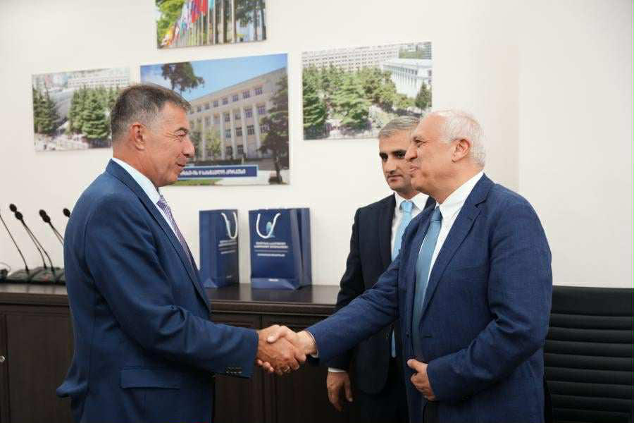 თბილისის სახელმწიფო სამედიცინო უნივერსიტეტს საქართველოში სომხეთის რესპუბლიკის ელჩი ესტუმრა