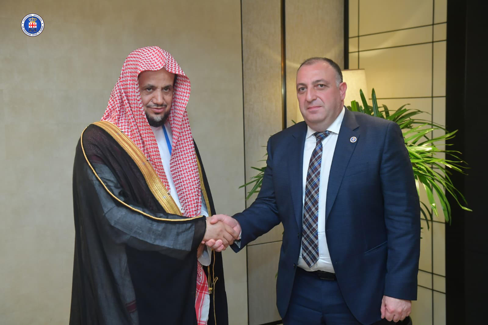 საქართველოს გენერალური პროკურორი გიორგი გვარაკიძე საუდის არაბეთის სამეფოს გენერალურ პროკურორს საუდ აბდულლაჰ ალშარიფს შეხვდა