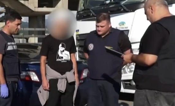 სუს-ი - დავაკავეთ უკრაინის 2 მოქალაქე - ავტომანქანაში ნაპოვნია 2.4 კგ. ასაფეთქებელი ნივთიერება „ჰექსოგენი“ - ამოღებულია 8 მობილური, კომპიუტერი, დიდი ოდენობით ფულადი თანხა, სიმბარათები და „კოკაინი“