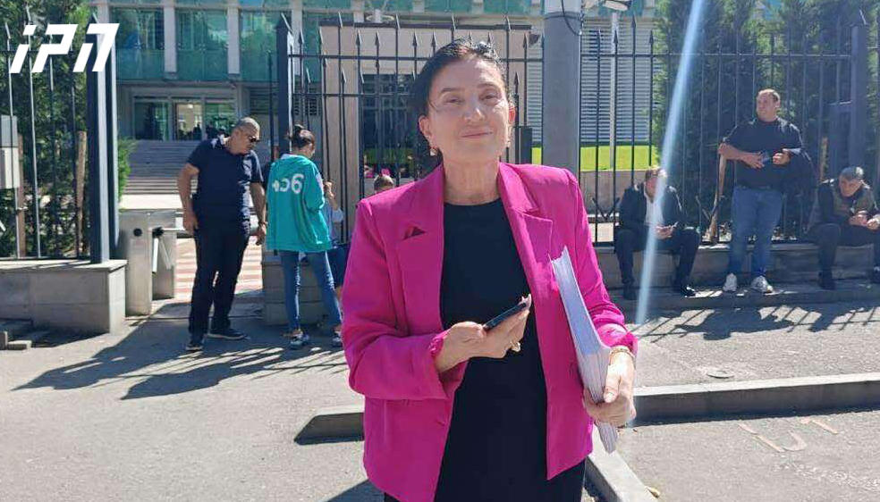 დაკავებული უკრაინელის ადვოკატი - ჩემი დაცვის ქვეშ მყოფი ამბობს, რომ ადამიანები, რომლებმაც ნივთის გადატანა სთხოვეს, უკრაინის უშიშროების სამსახურის თანამშრომლებად გაეცნენ - თანხა არ აუღია, როგორც უკრაინის მოქალაქემ, ვალად მივიჩნიეო