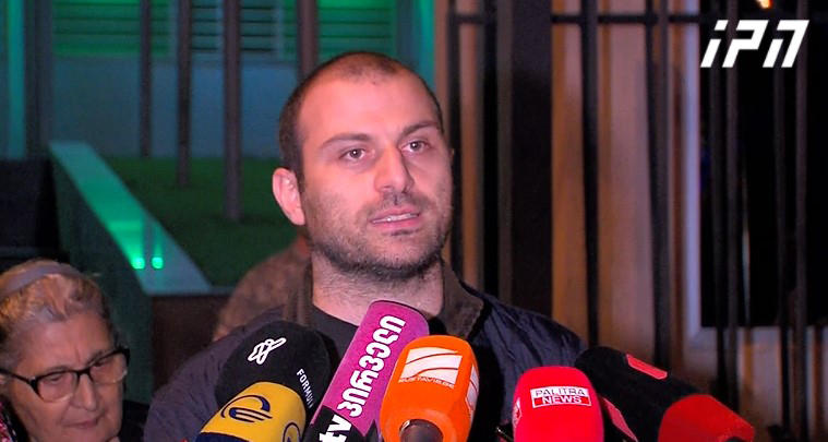 ბექა ბასილაია - დაშვებაც რომ გავაკეთოთ, რომ ტელეფონი ლევანმა გადასცა მურთაზს, დანაშაულია? რაც შეეხება სუს-ის თანამშრომლების დაზიანებას, სასაცილოა - მურთაზმა მათ უთხრა, სანამ ტელეფონს არ დამიბრუნებთ, არ დაგტოვებთო, რა ძალადობაზეა საუბარი?!