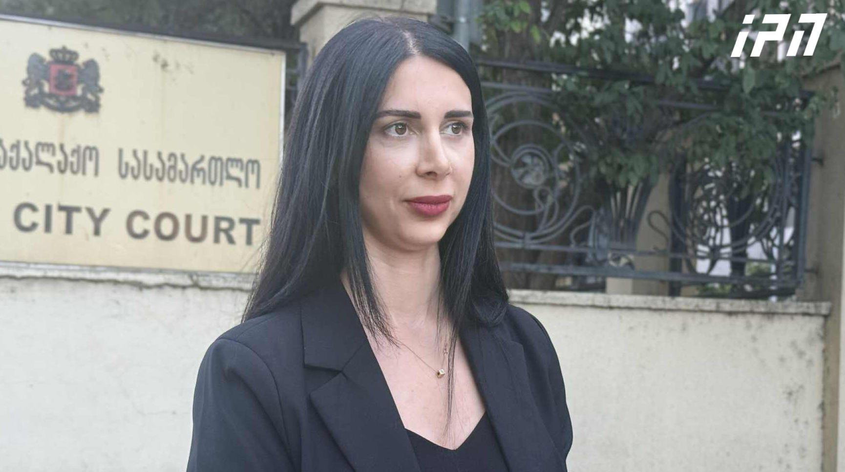 ადვოკატის ინფორმაციით, ფეთქებადი ნივთიერების მართლსაწინააღმდეგო შეძენა-შენახვისა და საქართველოს საბაჟო საზღვარზე წესის დარღვევით შემოტანის ფაქტზე დაკავებული უკრაინის ორი მოქალაქიდან ერთი, დუმილის უფლებას იყენებს