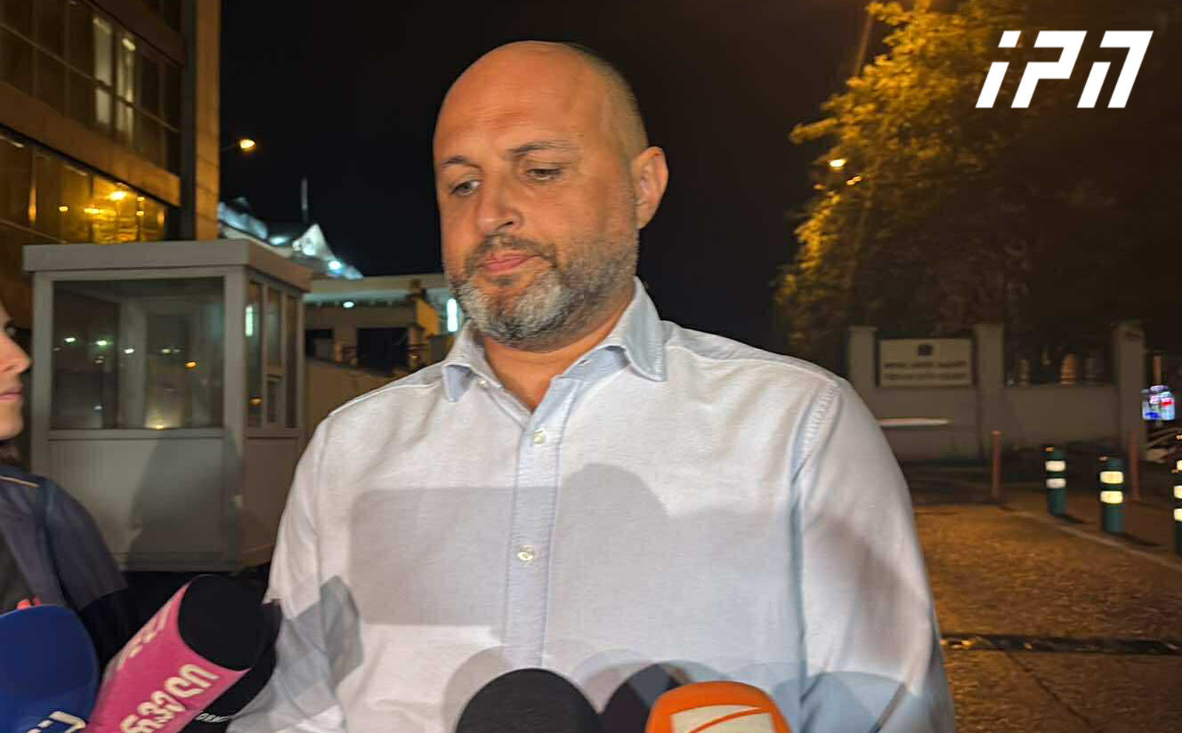 ირაკლი ნადირაძე  - 4 ოქტომბერი იქნება მშვიდობიანი რევოლუციის დღე, როგორი მშვიდობიანი რევოლუცია იქნება, იცით? ირაკლი კობახიძეს თმის ღერი არ უნდა ჩამოუვარდეს - კორუმპირებული მთავრობა მშვიდობიანი დამხობის გზით უნდა წავიდეს