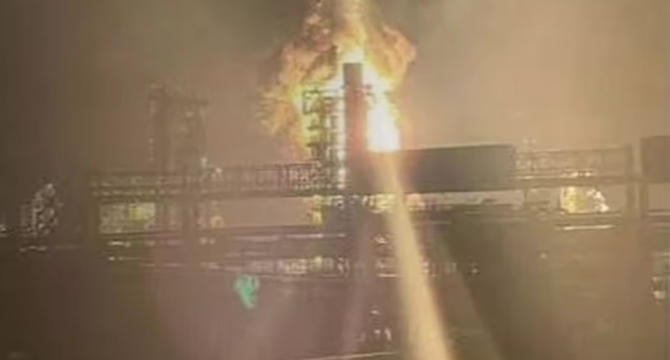 უკრაინის თავდაცვის ძალების ინფორმაციით, რუსეთის ერთ-ერთ უდიდეს ნავთობგადამამუშავებელ ქარხანაზე დრონებით იერიში მიიტანეს