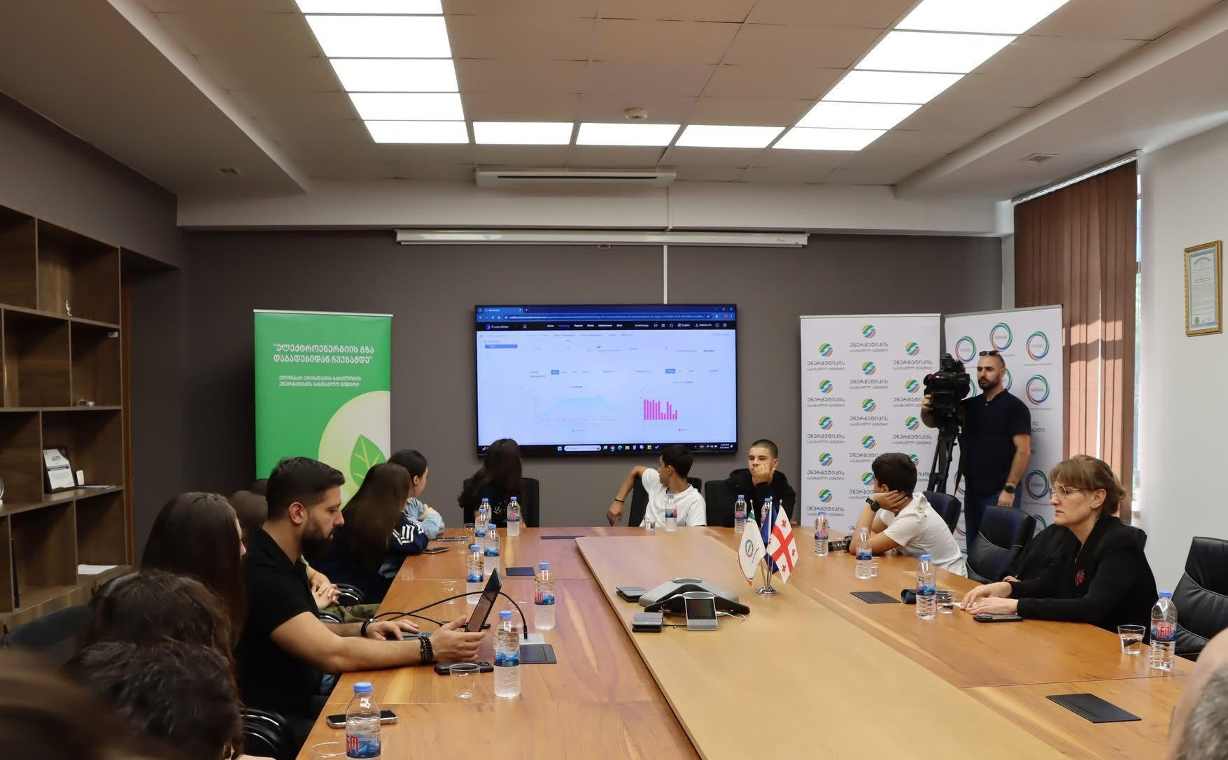 პროექტის - „ელექტროენერგიის გზა დაბადებიდან ჩვენამდე“ გამარჯვებულები სემეკს, ტექნიკურ უნივერსიტეტსა და საქართველოს სახელმწიფო ელექტროსისტემას ესტუმრნენ