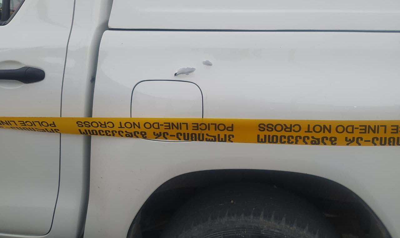 ქარელში ავტომობილს რამდენჯერმე ესროლეს - დაკავებულია ერთი პირი