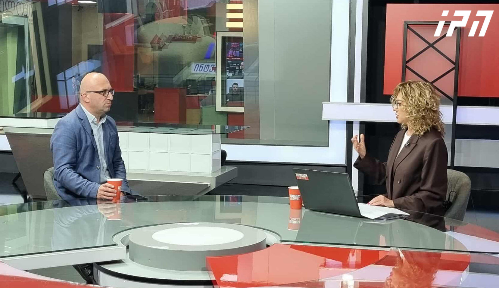 ბესო დონაძე - „კრიშის“ გარეშე 625 მილიონ დოლარს ქვეყანაში ვერ შეიტან, გზა იყო „გამწვანებული”, აზერბაიჯანიდან გამოიარა, მათთან ერთად იძიებენ? - პროკურატურამ უნდა გასცეს პასუხი, თანხა დარჩა საქართველოში, თუ "ქეშად" დაუბრუნდა რუსეთს?