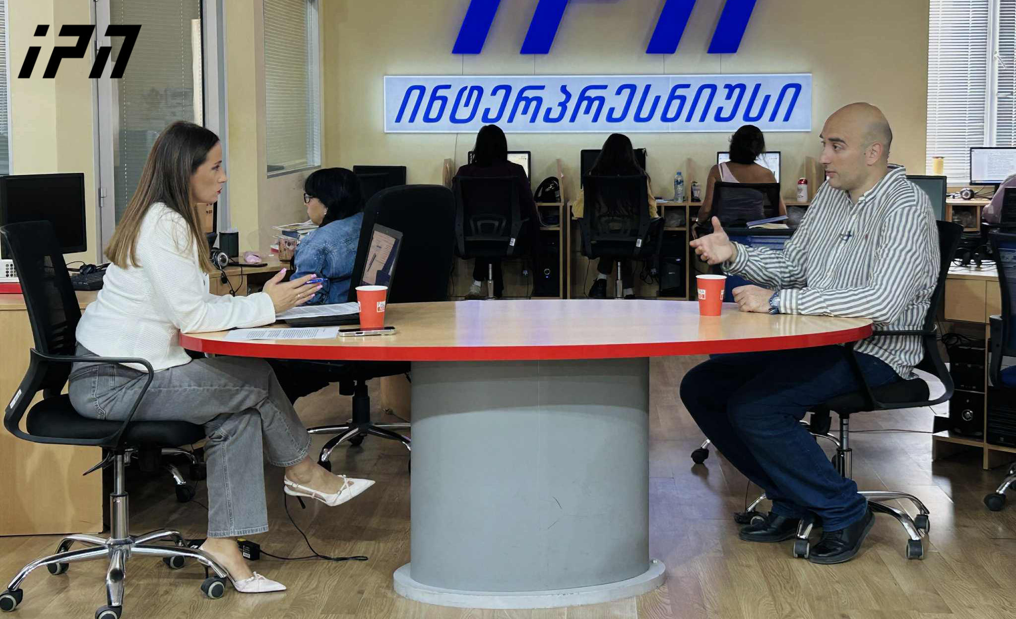 ირაკლი ფავლენიშვილი - გია ხუხაშვილს რომ დავუჯეროთ, ყოველთვის ბიძინა ივანიშვილი იქნება, ამ კაცის მოყვანილია ივანიშვილი და რასაც ლაპარაკობს, რეჟიმის გამყარებას ემსახურება - 4 ოქტომბერი არის ყველაზე სახალხო თარიღი