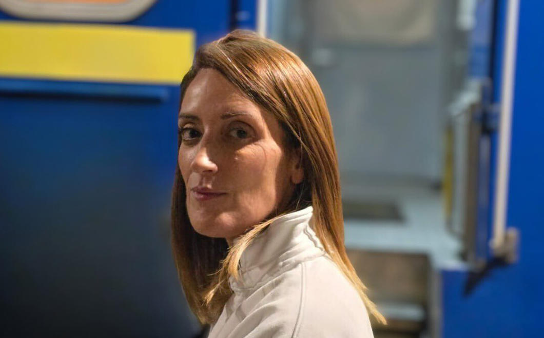 რობერტა მეცოლა კიევში ჩავიდა - უმაღლეს რადაში მისი სიტყვით გამოსვლა იგეგმება