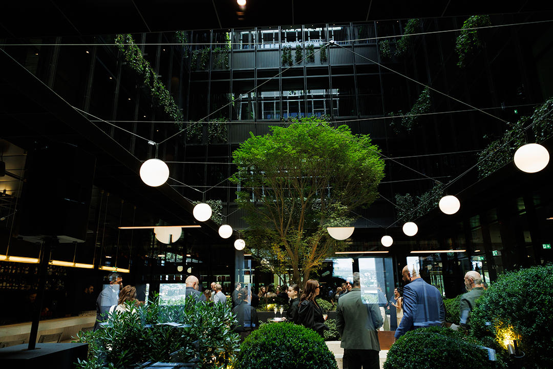 სასტუმრო „ტელეგრაფში“ ჯაზ-კლუბი, „როლინგ სთოუნ ბარი“ და იტალიური რესტორანი გაიხსნა