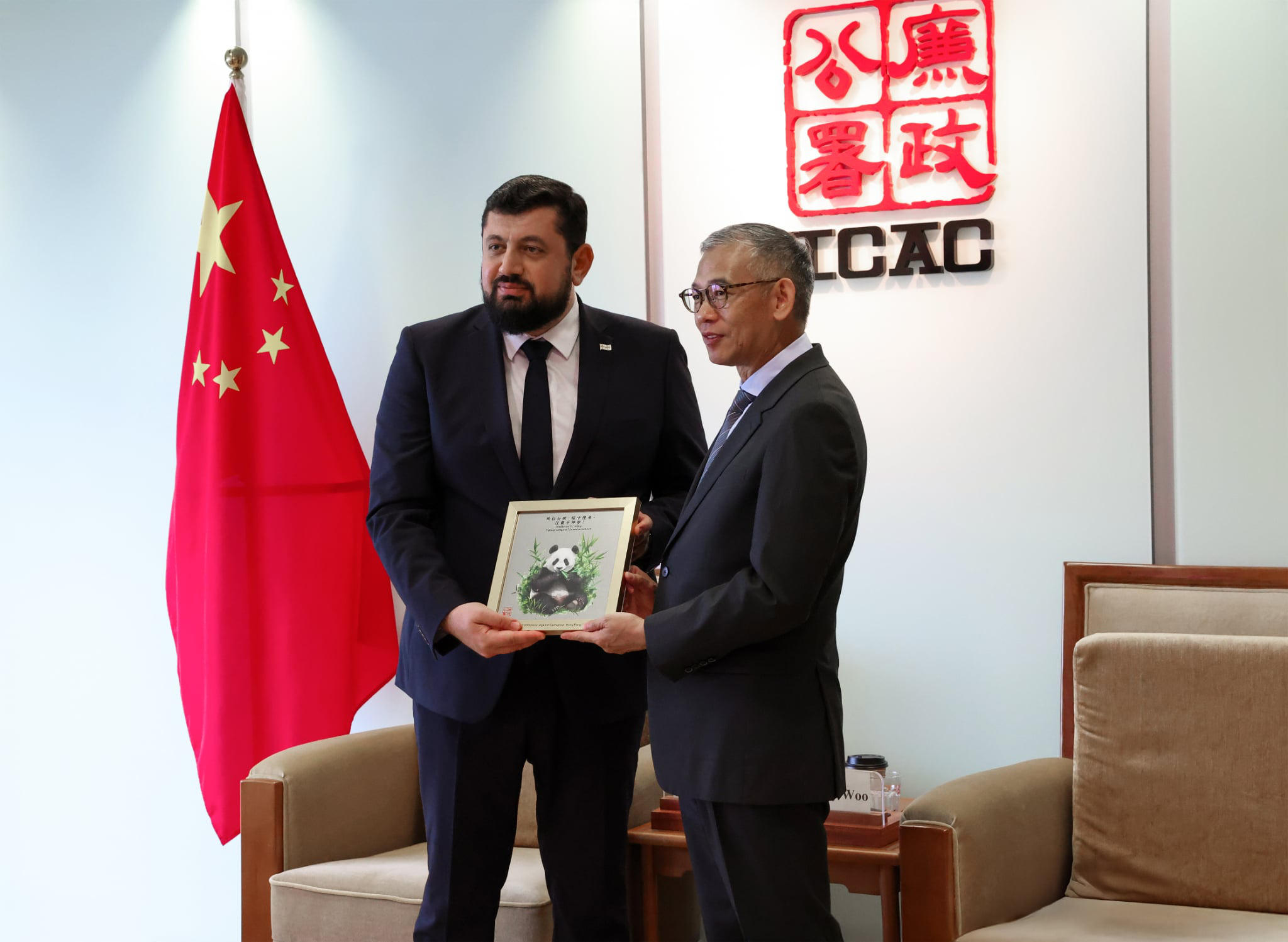The Head of Georgia's Anti-Corruption Bureau, Razhden Kuprashvili, paid an official visit to Hong Kong