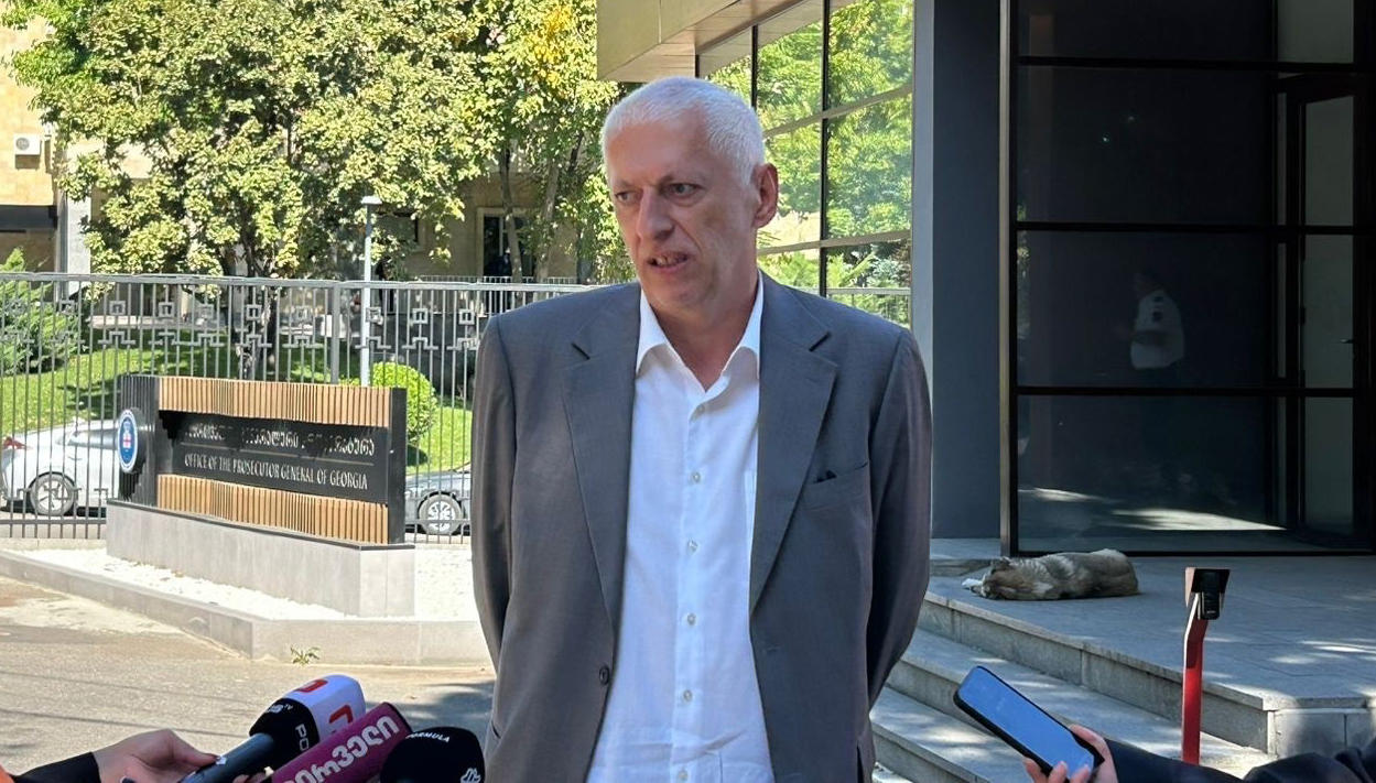 ადვოკატ დავით ჩომახიძის განცხადებით, ლევან ხაბეიშვილის დაკავებით დარღვეულია როგორც საქართველოს შიდა კანონმდებლობა, ისე საერთაშორისო კონვენციები