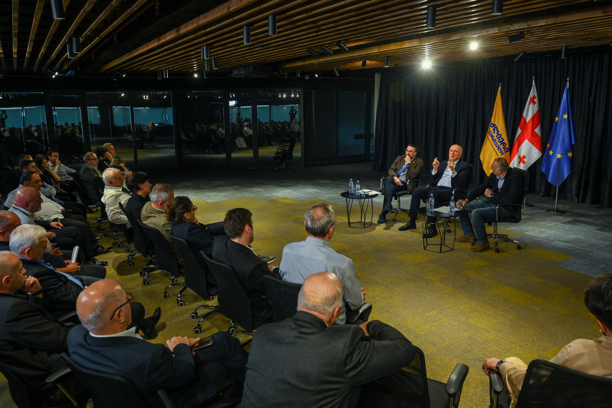 “ძლიერი საქართველო-ლელოს” ლიდერები მერობის კანდიდატებს  შეხვდნენ