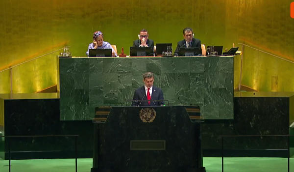 მიხეილ ყაველაშვილი - 2008 წლის ომის მწარე გამოცდილების გათვალისწინებით, რომლის იარები დღემდე არ მოუშუშებია ქართველ ხალხს, ბევრზე უკეთ გვესმის ტკივილი, რასაც უკრაინელი ერი განიცდის