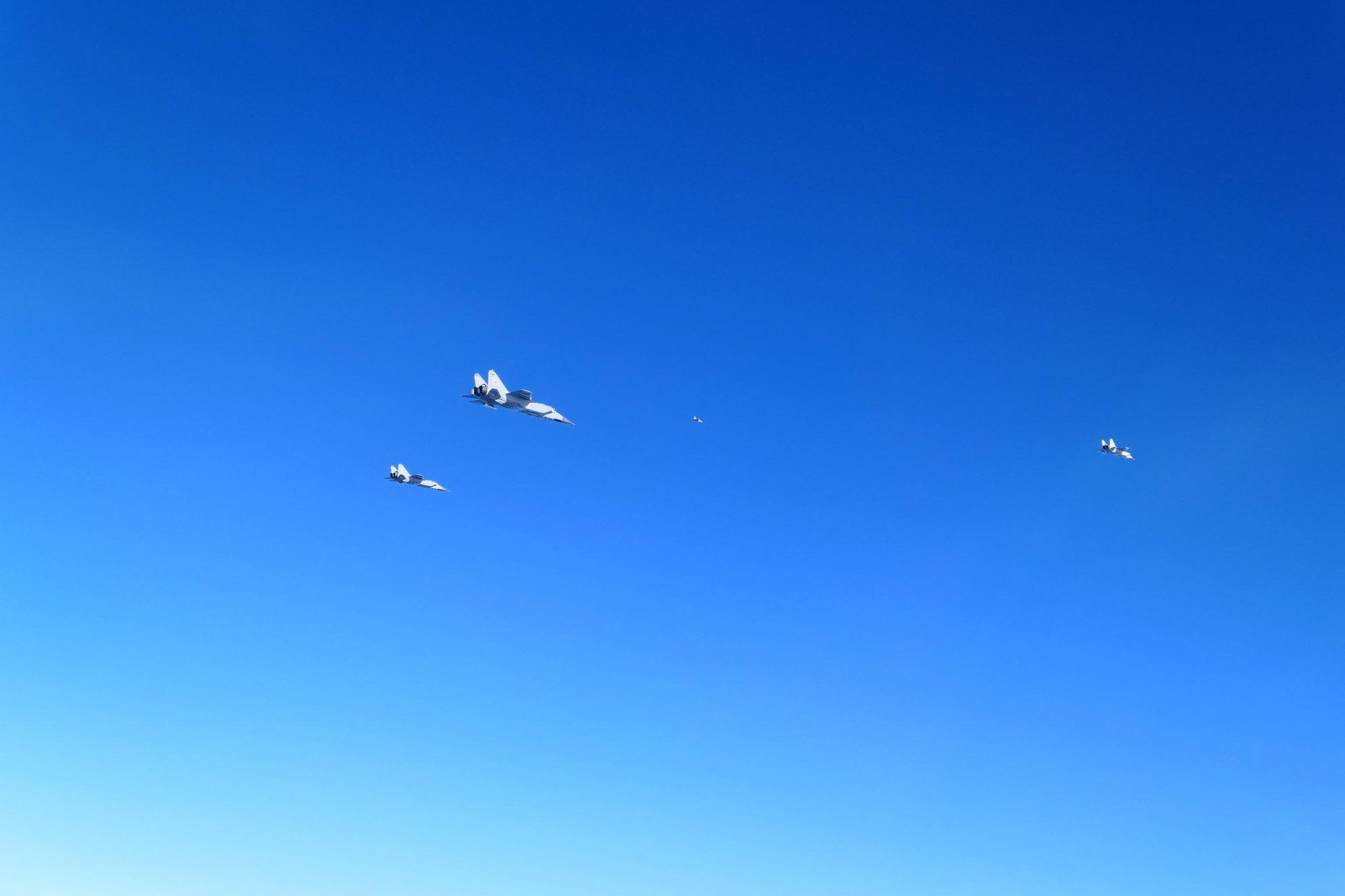 ნატო-ს საჰაერო სარდლობა - უნგრულმა ავიაგამანადგურებლებმა ბალტიის ზღვაზე რუსულ თვითმფრინავებს გზა გადაუჭრეს