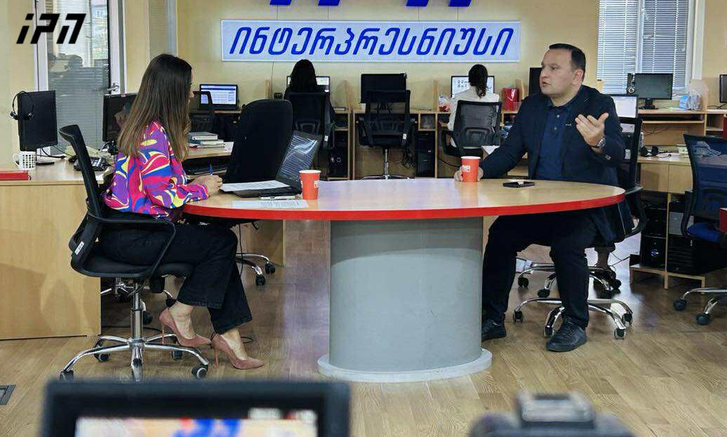 პაატა მანჯგალაძე - ყაველაშვილს ვინ ეკითხება პლანეტარული ამოცანების გადაწყვეტას?! აქ ამოვწურეთ პრობლემები?! რაც შეეხება განცხადებას „სახლში გადატრიალდითო“, შევარდნაძეს, რომელმაც თქვა, „არ აგიდგეთ გვერდებიო“, 2 კვირაში მოუწია წასვლა