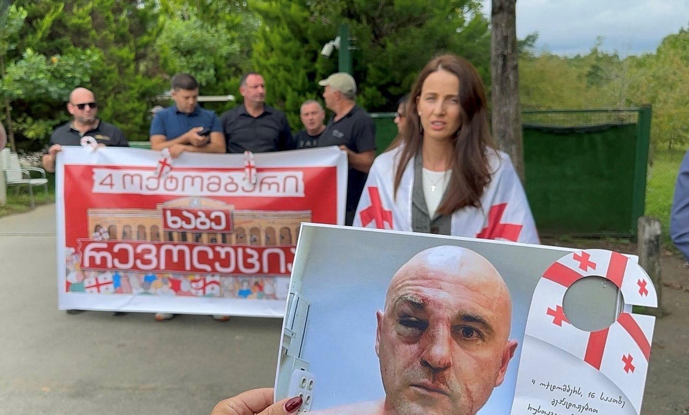 „ნაციონალური მოძრაობის“ პოლიტსაბჭოს თავმჯდომარის მოადგილე - ივანიშვილმა მარცხი აღიარა ლევან ხაბეიშვილის დაკავებით, ის ცდილობს გაექცეს 4 ოქტომბერს