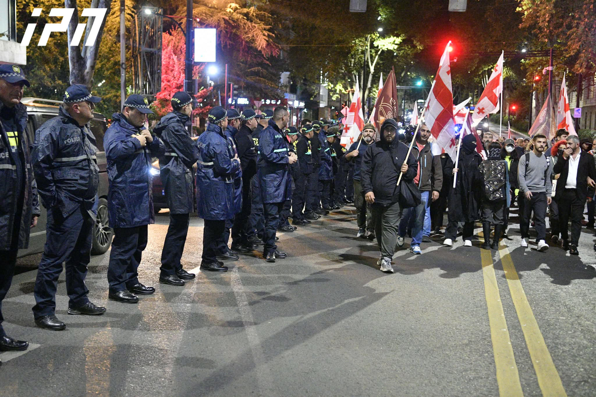 მელიქიშვილის გამზირზე მსვლელობის მონაწილეებსა და სამართალდამცველებს შორის შეხლა-შემოხლა მოხდა