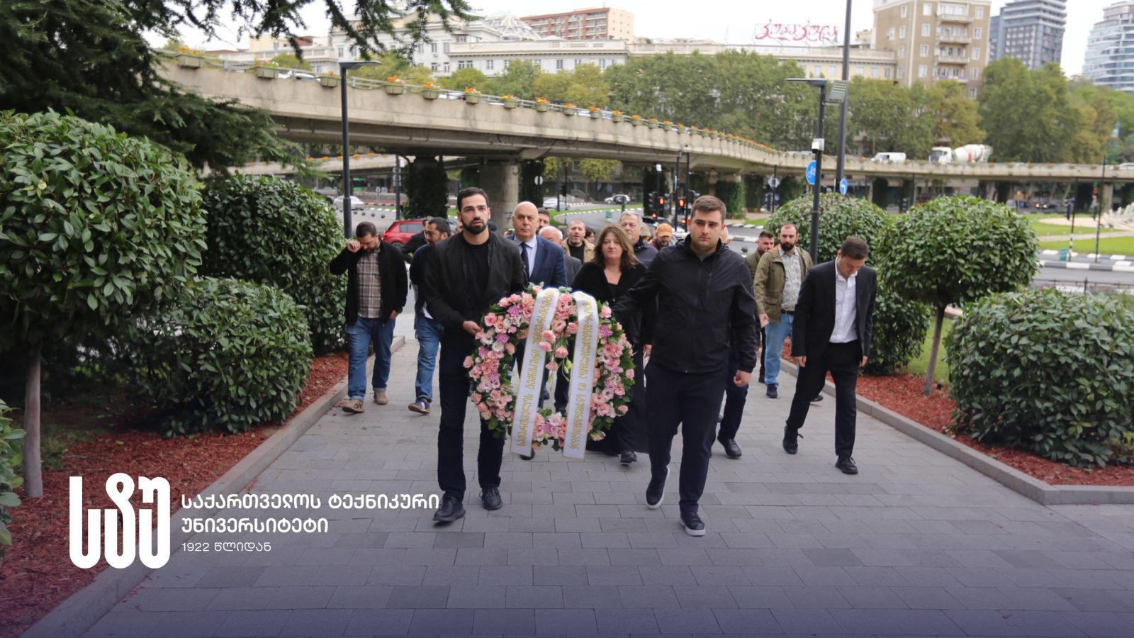 სტუ-ის რექტორი დავით გურგენიძე - 27 სექტემბერი არის უმძიმესი დღე, რომელმაც განსაზღვრა ჩვენი ქვეყნის მომავალი და დაგვიტოვა უდიდესი პასუხისმგებლობა ვემსახუროთ სამშობლოს ერთიანობას