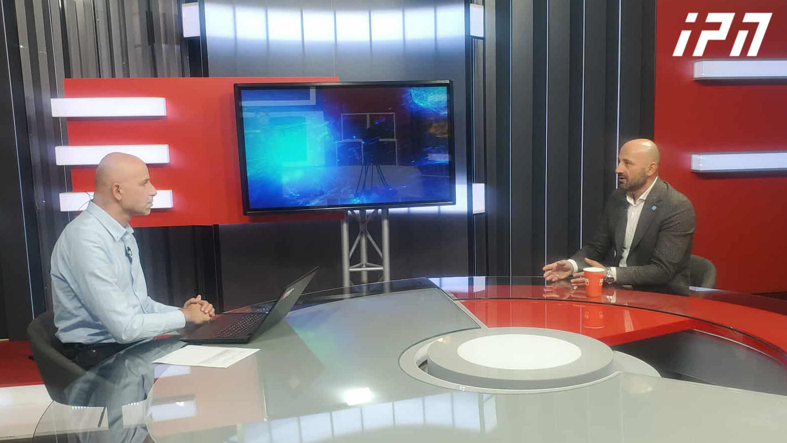 ლევან ცუცქირიძე - ეს არ არის კორუფციის წინააღმდეგ ბრძოლა, ეს არის მაფიოზური ბრძოლა - ამბობენ, „დიფ სთეითი“ ებრძვის საქართველოსო, რა „დიფ სთეითი“, „დიფ სთეითი“ ივანიშვილია - არსად ჩანს და ყველაფერს აკონტროლებს