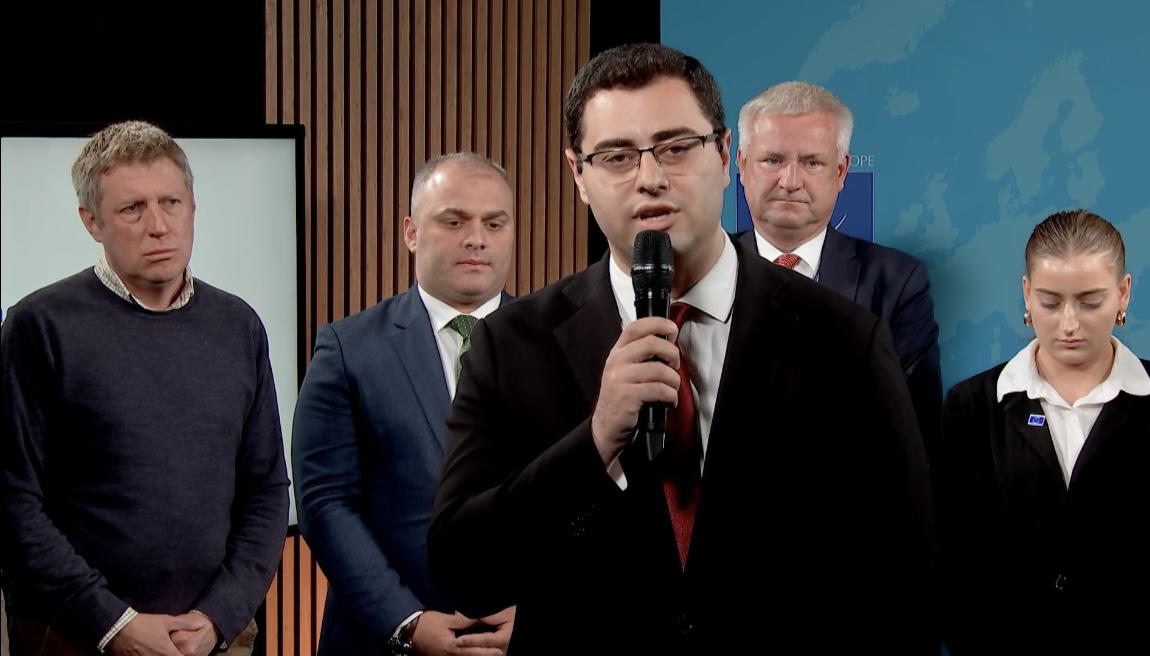 გიგა ლემონჯავა - მიუხედავად  სიბნელისა, რომლის თავს მოხვევასაც რუსეთი და მისი მარიონეტული რეჟიმი ცდილობს საქართველოსთვის, ჩვენი გზა ევროპისკენ განათებულია ჩვენი მოქალაქეების გამბედაობით - არ დავნებდებით, არაფერი დამთავრდება, ვიდრე არ გავიმარჯვებთ