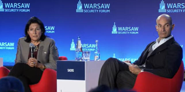 სალომე ზურაბიშვილი ვარშავის უსაფრთხოების ფორუმზე - დღეს არსებობს შიში, რომ უკანასკნელი ოპოზიციური არხების გაჩუმება მოხდება - დეზინფორმაციის წინააღმდეგ ბრძოლა საერთო მტრის წინააღმდეგ საერთო ბრძოლას წარმოადგენს