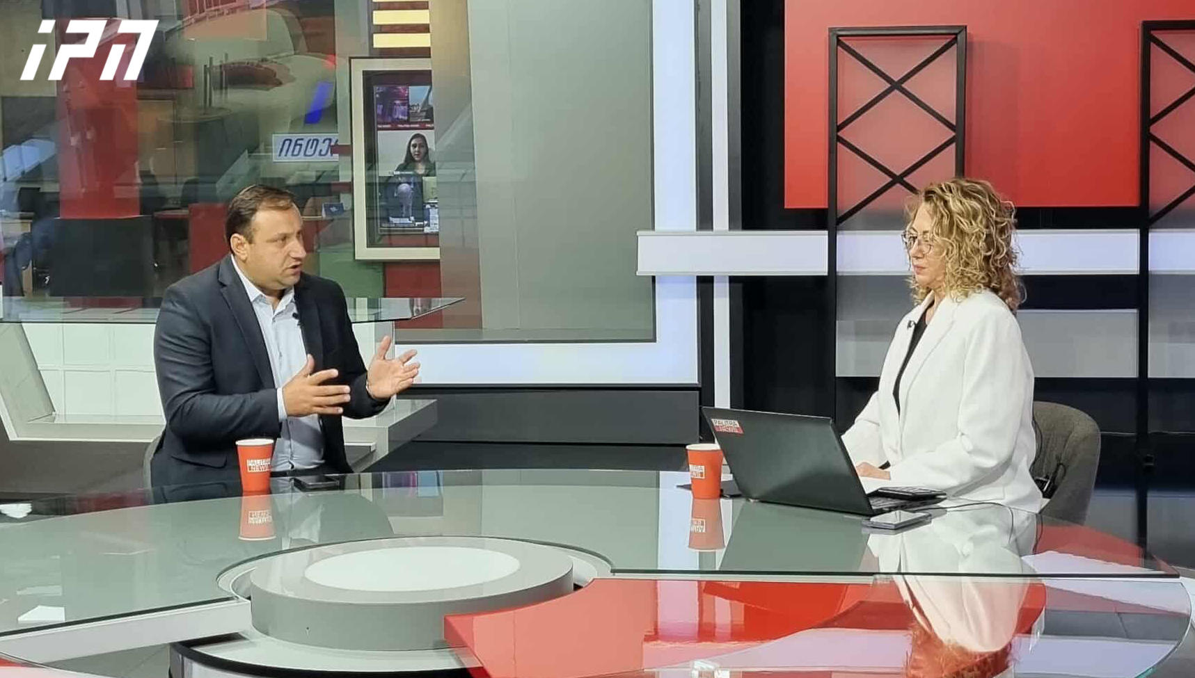 ლაშა ფარულავა - 4 ოქტომბერს „ქოცებს“ ველოდები, რომლებიც გამოყარეს „ქართული ოცნებიდან“ – ხუხაშვილმა კი იმდენი ილაპარაკა, ძნელია შევაფასო უშვერი სიტყვების გარეშე - მძიმედ არის ეს კაცი, უბედურ დღეშია