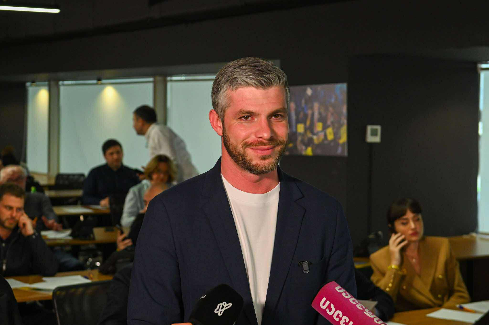 ირაკლი კუპრაძე - ჩვენს გულშემატკივრებს ვუკავშირდებით და 100-დან 99 ამბობს, რომ არჩევნებზე მიდის, რათა ივანიშვილის საკუთარი ქალაქი არ დაუთმოს, განწყობა საბრძოლოა - არის შესაძლებლობა, რომ ბიძინა ივანიშვილს გავცეთ პოლიტიკური პასუხი