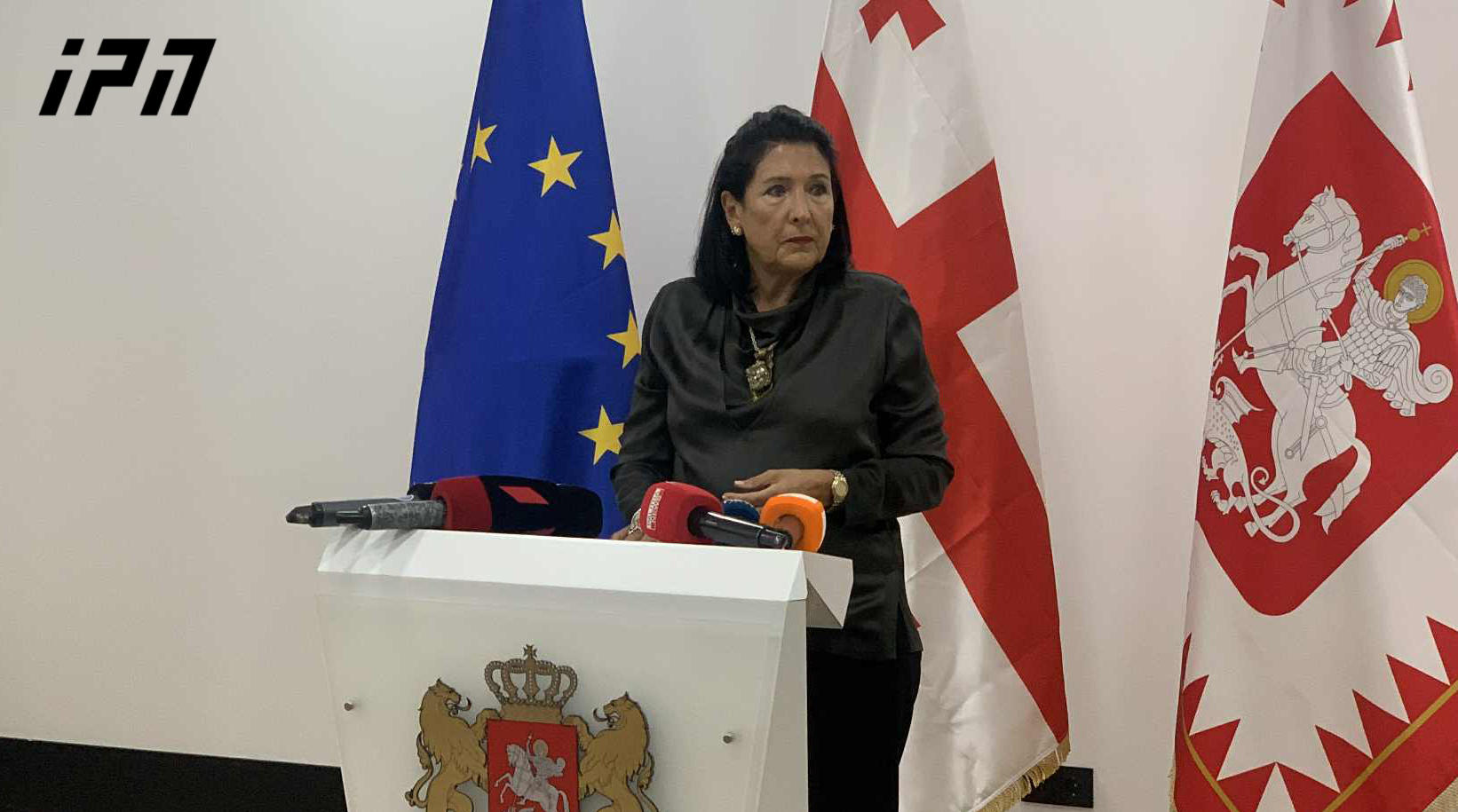 სალომე ზურაბიშვილი - რასაც კობახიძე წინასწარმეტყველებს, რომ დამხობის მცდელობა იქნება, ესეც ფარსია - მას მერე, რაც რეჟიმმა არჩევნებით რამდენიმე პარტიის დისკრედიტაცია მოახდინა, არის მცდელობა, დანარჩენი პარტიების დისკრედიტაცია მოახდინოს