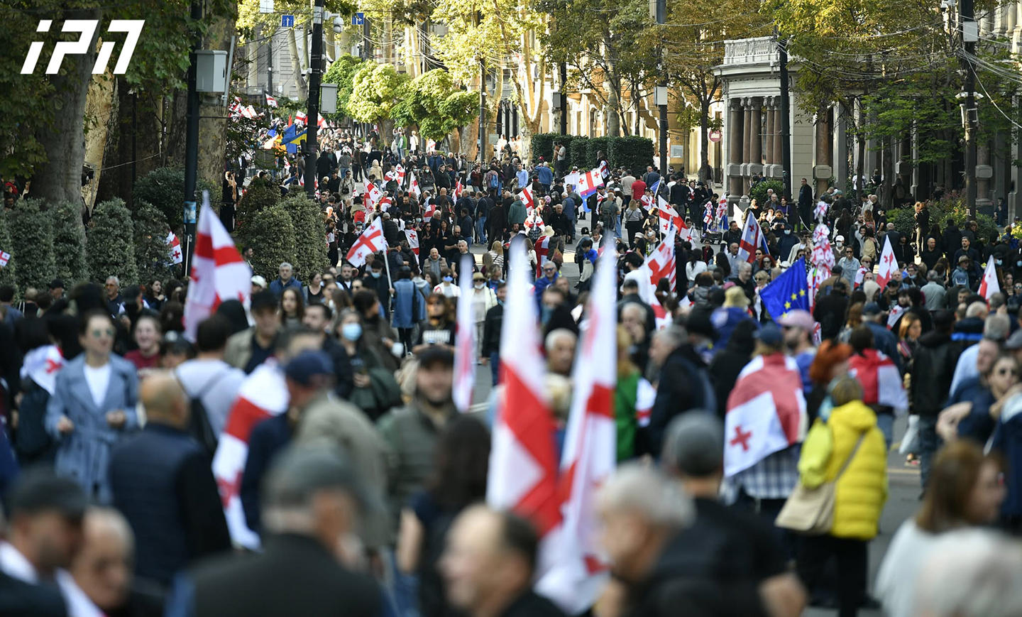 Protesters block Rustaveli Avenue, Freedom Square