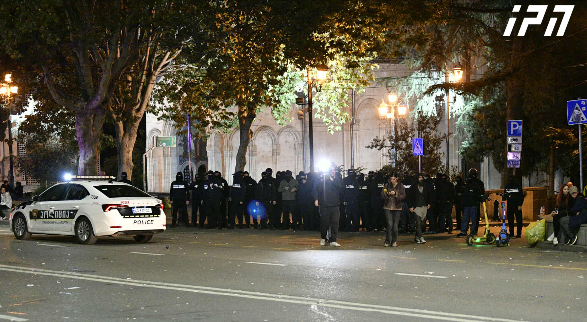 რუსთაველის გამზირზე საავტომობილო მოძრაობა გაიხსნა