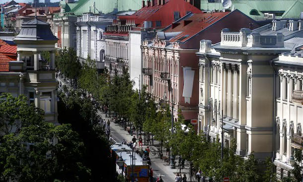 ვილნიუსის აეროპორტი ხელახლა გაიხსნა მას შემდეგ, რაც აეროსტატების დაფიქსირების გამო ფრენები შეჩერდა და გადამისამართდა